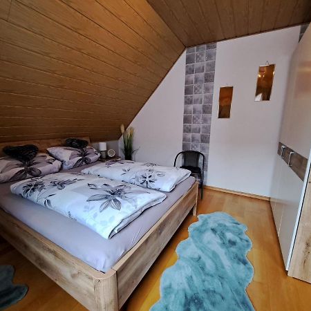 Ferienwohnung Sonja Mit Garten Und Freisitz Steinwiesen Exteriér fotografie